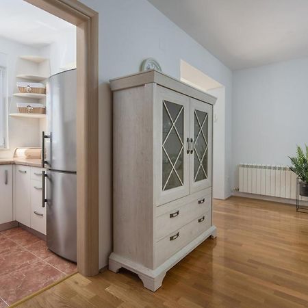 Apartment Melarnian Near The Beach In Umag Extérieur photo