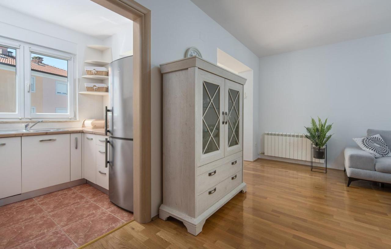 Apartment Melarnian Near The Beach In Umag Extérieur photo