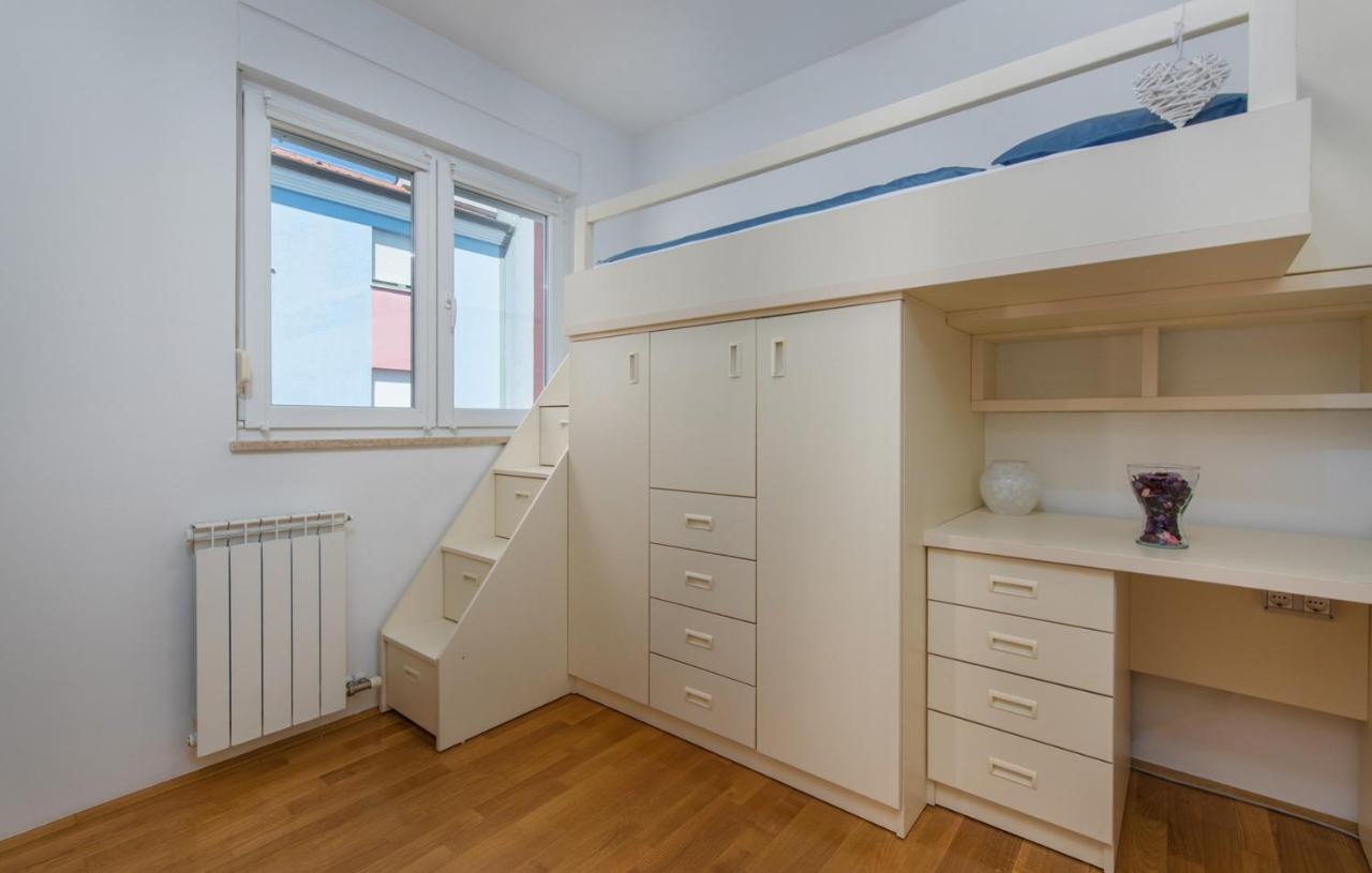 Apartment Melarnian Near The Beach In Umag Extérieur photo