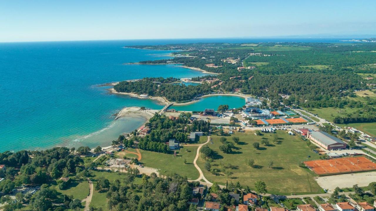 Apartment Melarnian Near The Beach In Umag Extérieur photo